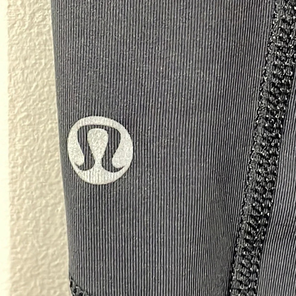 Lululemon Crop Legging Mesh Knee Black with White Striped Details 6 - Picture 7 of 16